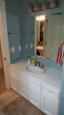 Robinson Woods Master Bath Before